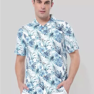 Across the Pond Blue and White Hawaiian Button Down Top Large